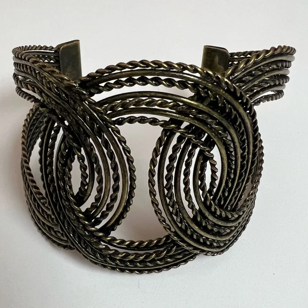 Vintage Cuff Bracelet - Picture 4 of 9